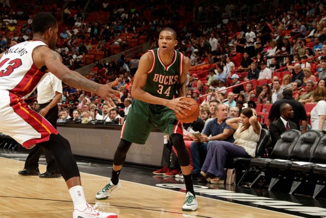 约基奇35+17+12掘金逆转猛龙 绿军大胜开拓者